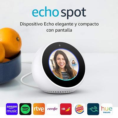 Altavox Amazon con pantalla pequeña conectado con Alexa