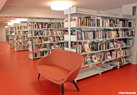 Bibliotecas y librerías del mundo  | La biblioteca municipal de Coira, antigua por fuera nueva por dentro