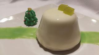 MOUSSE DE  YOGUR AROMATIZADO CON CORAZÓN DE AOVE (Verde ESmeralda)