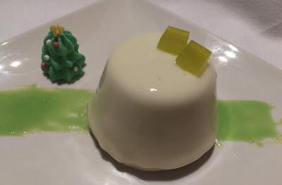 MOUSSE DE  YOGUR AROMATIZADO CON CORAZÓN DE AOVE (Verde ESmeralda)