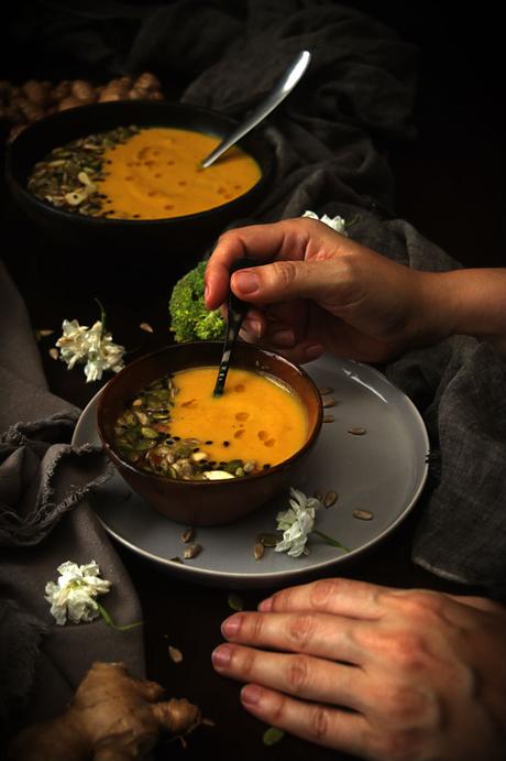 Crema de brocoli y batata con cúrcuma y jengibre {ponle color y sabor al otoño}