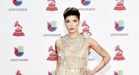 Halsey deslumbró en la 19 edición de los Latin Grammy