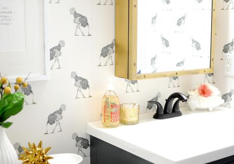 Antes y después de un aseo con papel pintado