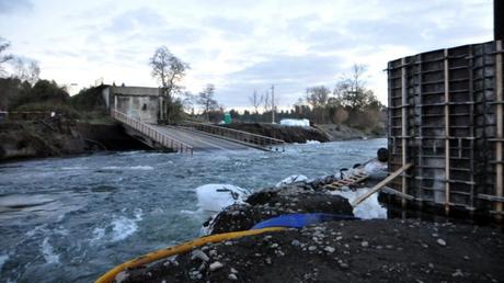 Instalación del puente mecano en Cancura se ha retrasado debido a las intensas precipitaciones que afecta a la región