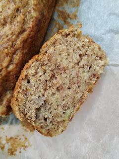 Plum Cake de plátano con avena y canela