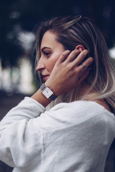 TULLE SKIRT & SNEAKERS