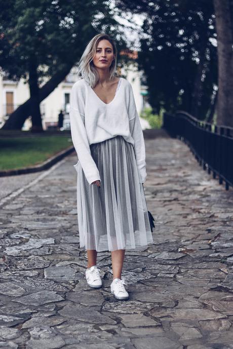 TULLE SKIRT & SNEAKERS