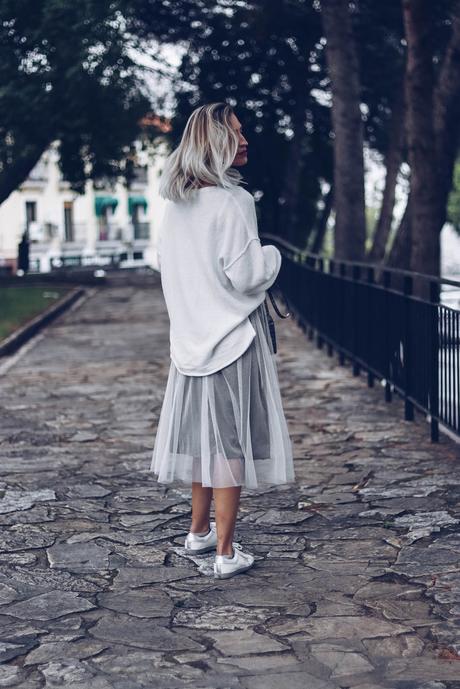 TULLE SKIRT & SNEAKERS