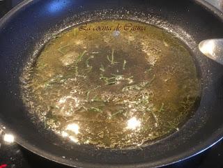 Secreto de cerdo ibérico con salsa de miel, naranja y romero