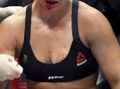 Mickie James causa herida Ronda Rousey