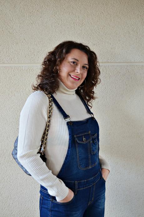 Regresa el peto denim