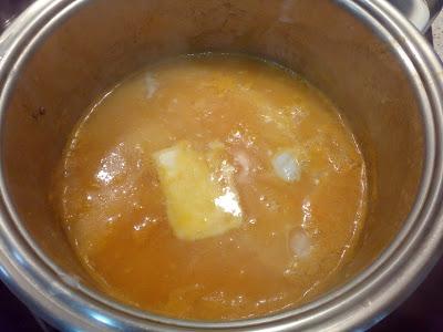 CREMA OTOÑAL DE CALABAZA, COCO Y SETAS CON JAMÓN IBÉRICO Y ACEITUNAS ALOREÑAS DE MALAGA (RECETA DEL CHEF SERGIO GARRIDO)