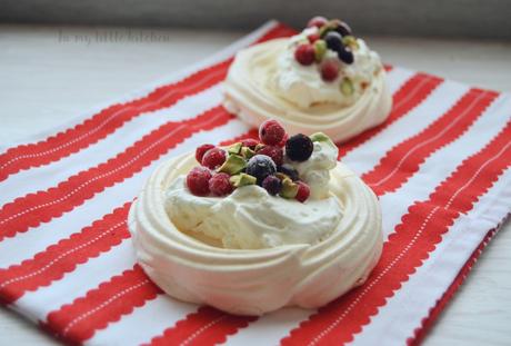 Mini pavlovas con arándanos y pistachos con Degustabox