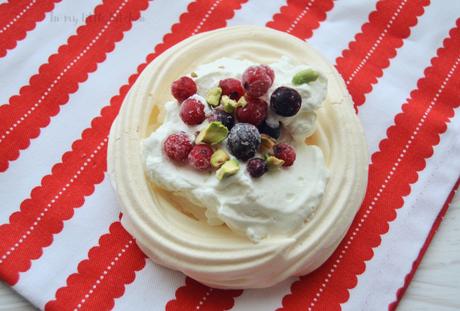 Mini pavlovas con arándanos y pistachos con Degustabox