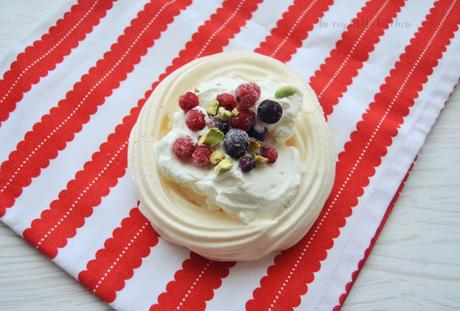 Mini pavlovas con arándanos y pistachos con Degustabox