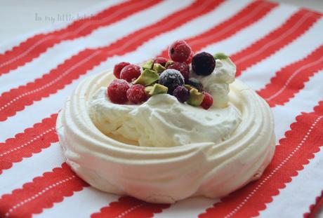 Mini pavlovas con arándanos y pistachos con Degustabox
