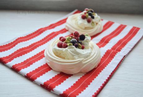 Mini pavlovas con arándanos y pistachos con Degustabox