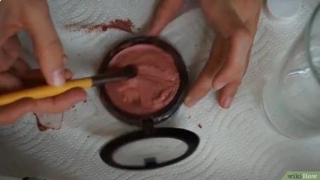 Cómo reparar un polvo compacto roto