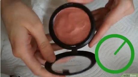 Cómo reparar un polvo compacto roto