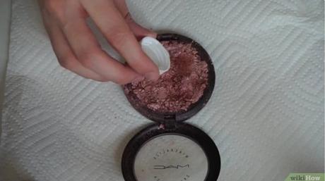 Cómo reparar un polvo compacto roto