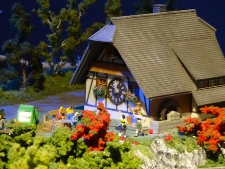 Triberg, los relojes de cuco más grande del mundo y la tarta más famosa. Triberg, los relojes de cuco más grande del mundo y la tarta más famosa.