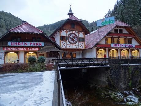 Triberg, los relojes de cuco más grande del mundo y la tarta más famosa. Triberg, los relojes de cuco más grande del mundo y la tarta más famosa.