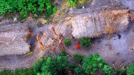 ISLEÑOS SIN CONTACTO CON EL EXTERIOR MATAN A UN VISITANTE: ¿ESTARÁN AISLADOS PARA SIEMPRE? Una impactante noticia ha dado la vuelta al mundo de titular en titular: un joven fue asaeteado hasta la muerte por intentar acercarse a los habitantes de una i... ISLEÑOS SIN CONTACTO CON EL EXTERIOR MATAN A UN VISITANTE: ¿ESTARÁN AISLADOS PARA SIEMPRE? Una impactante noticia ha dado la vuelta al mundo de titular en titular: un joven fue asaeteado hasta la muerte por intentar acercarse a los habitantes de una i...