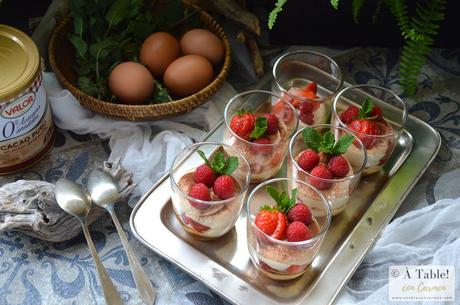Vasitos de Crema Mascarpone y Frutos Rojos