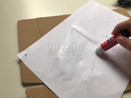 DIY: cómo hacer un abanico de cartón reciclado.