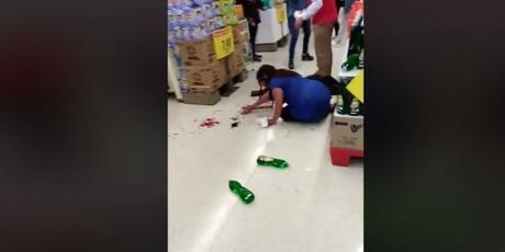 Brutal agresión de guardia a una mujer en un supermercado en Temuco