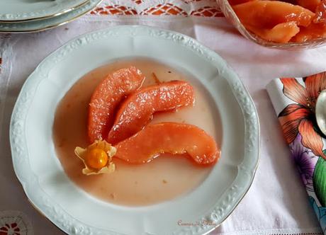 Membrillos escalfados con agua de rosas Membrillos escalfados con agua de rosas