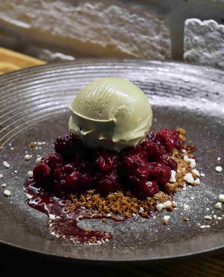 Manduka, un viaje por Asia con Albert Ortiz.