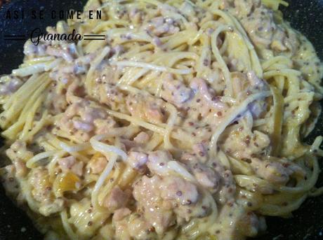 Espaguetis a la crema de mostaza