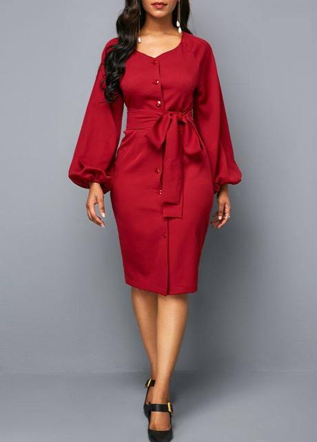 La imagen puede contener: una o varias personas y personas de pie