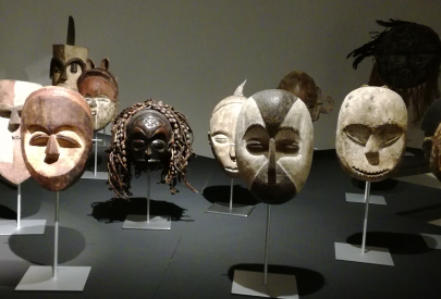 Objetos de fuerza y poder del golfo de Guinea. Esculturas, máscaras, relicarios e instrumentos musicales.