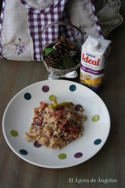 ENSALADA TEMPLADA  DE CUSCÚS Y GARBANZOS CON SALSA DE MANZANA Y GRANADA