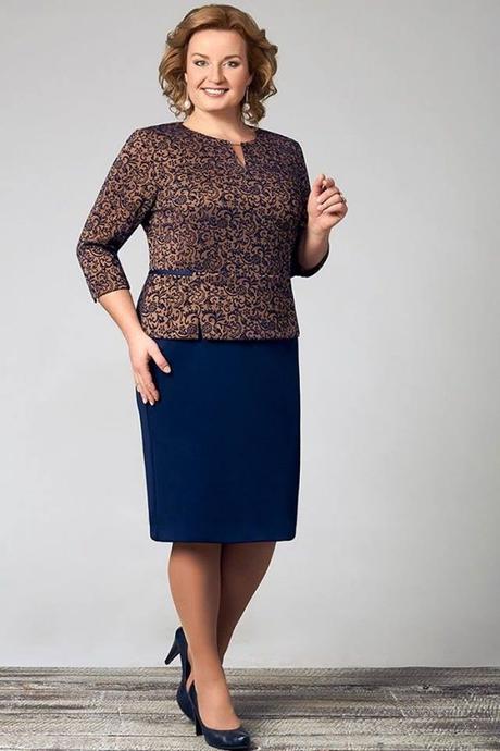 La imagen puede contener: 1 persona, sonriendo, de pie