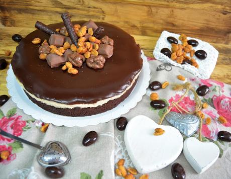 TARTA DE CREMA DE CACAHUETE CON BROWNIE DE CHOCOLATE crema de cacahuete, tarta de crema de cacahuete, tarta de crema de cacahuete y chocolate, tarta de crema de cacahuete sin horno, tarta de crema de cacahuete con brownie de chocolate, las delicias de mayte,