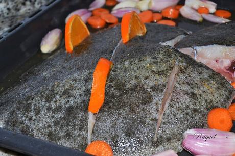 Rodaballo al horno con vino y mandarinas