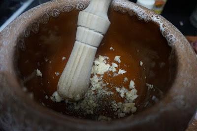 Conejo guisado al ajillo con patatas Conejo guisado al ajillo con patatas