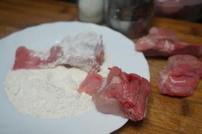 Conejo guisado al ajillo con patatas Conejo guisado al ajillo con patatas