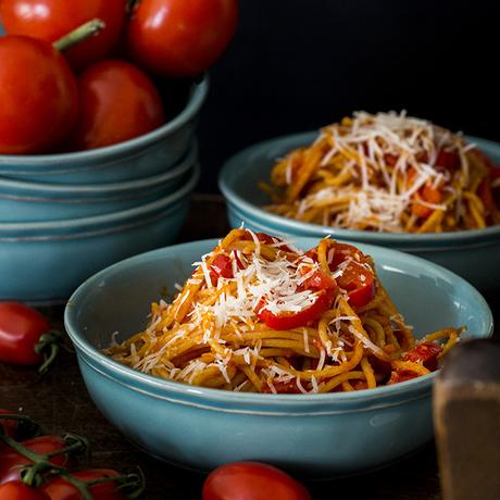 SPAGHETTI A LA PEPERONATA