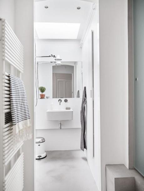 Ático con ventanas en el tejado panorámicas Ático con ventanas en el tejado panorámicas