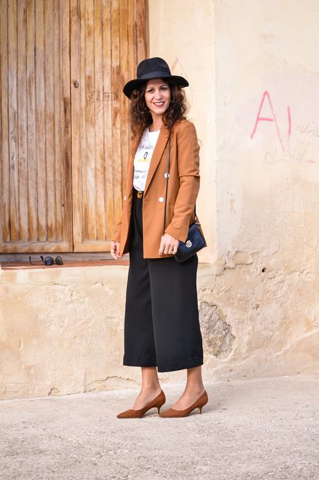 TIRA P´ALANTE, NO? O MONTAMOS UNA MESA... IA ESTA!!