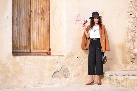 TIRA P´ALANTE, NO? O MONTAMOS UNA MESA... IA ESTA!!