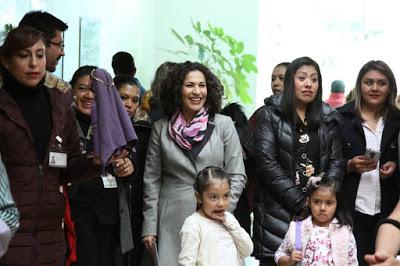 ELABORAN SERVIDORAS Y SERVIDORES PÚBLICOS DEL IFREM, EN SUS TIEMPOS LIBRES, NACIMIENTO CON MATERIALES REUTILIZADOS PARA RECIBIR A LOS USUARIOS.