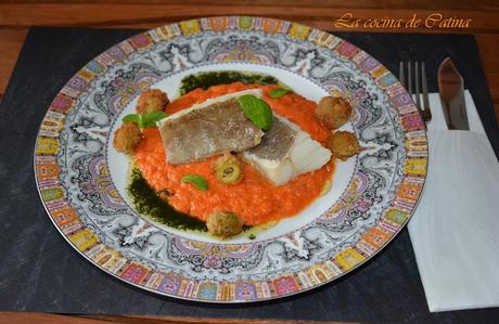 Bacalao con crema de pisto y aceitunas