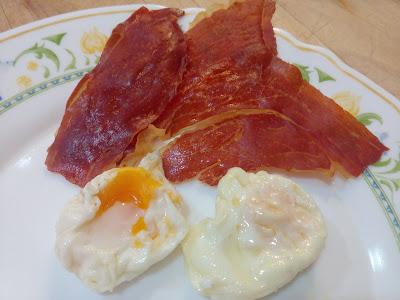 PURÉ DE PATATAS CON AOVE LEGADO, HABITAS BABY, JAMÓN Y HUEVO DE CODORNIZ PURÉ DE PATATAS CON AOVE LEGADO, HABITAS BABY, JAMÓN Y HUEVO DE CODORNIZ