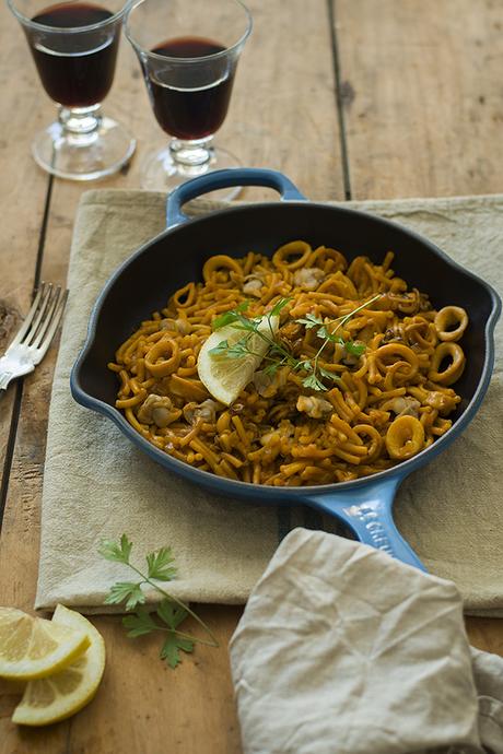 FIDEUA DE CALAMARES Y BERBERECHOS