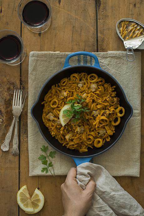 FIDEUA DE CALAMARES Y BERBERECHOS